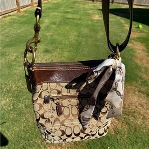 Y2K Coach Signature Crossbody H0685-10402.  EUC